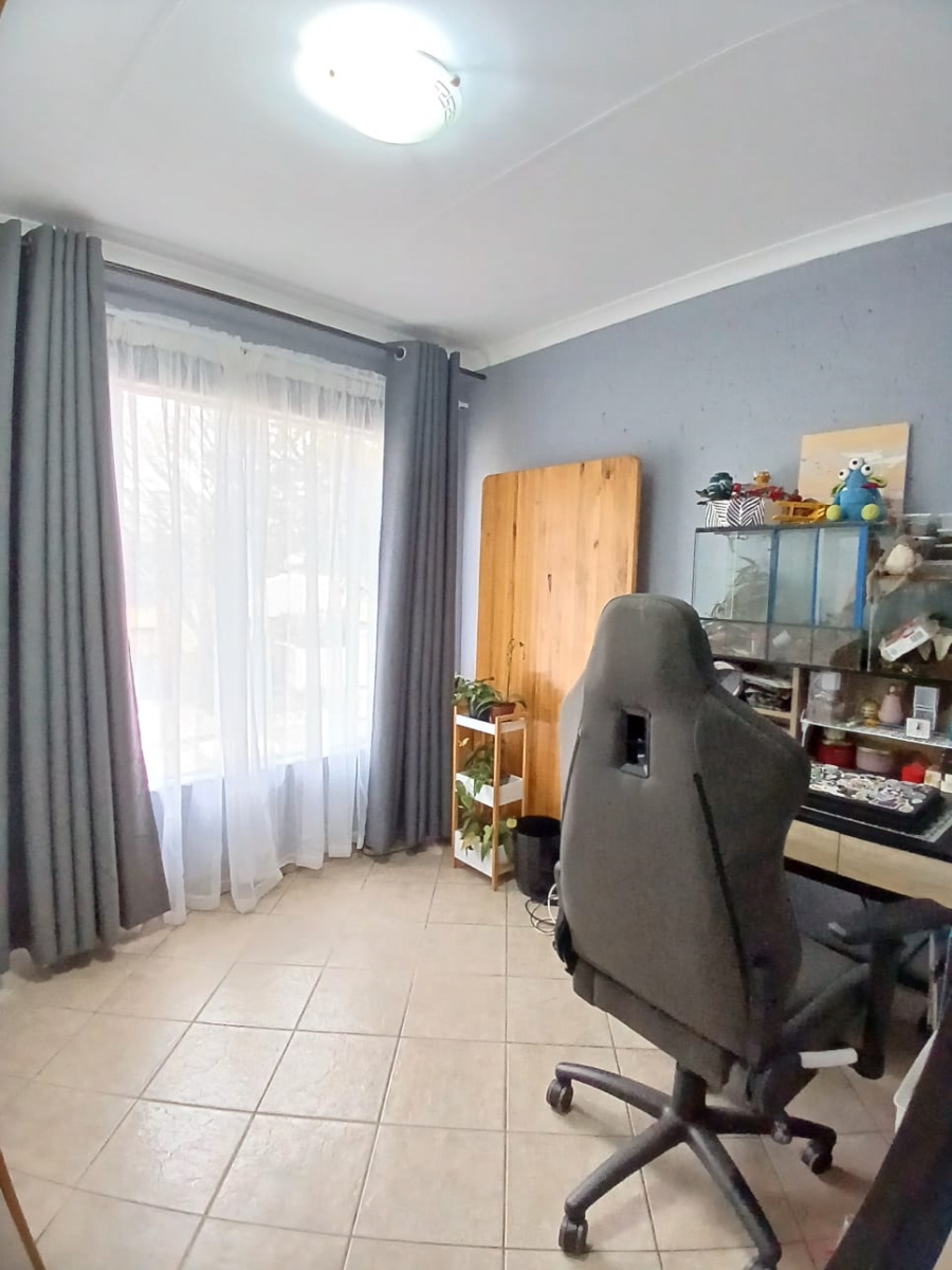 2 Bedroom Property for Sale in Vaalpark Free State